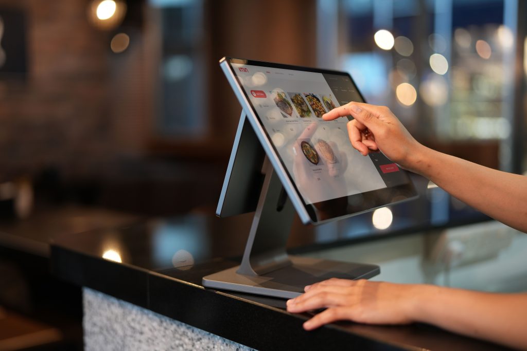 Online Sipariş Entegrasyonu 1 YemekPOS restoran yönetiminde online sipariş entegrasyonu ile tüm platformları tek ekranda toplayın. Hız, verimlilik ve hatasız operasyonlarla hemen tanışın.